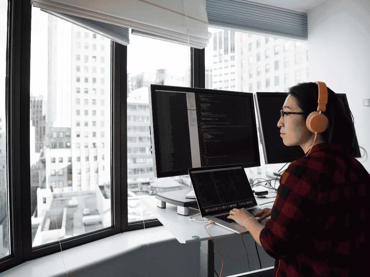Software Development Execution Developers building and improving business software